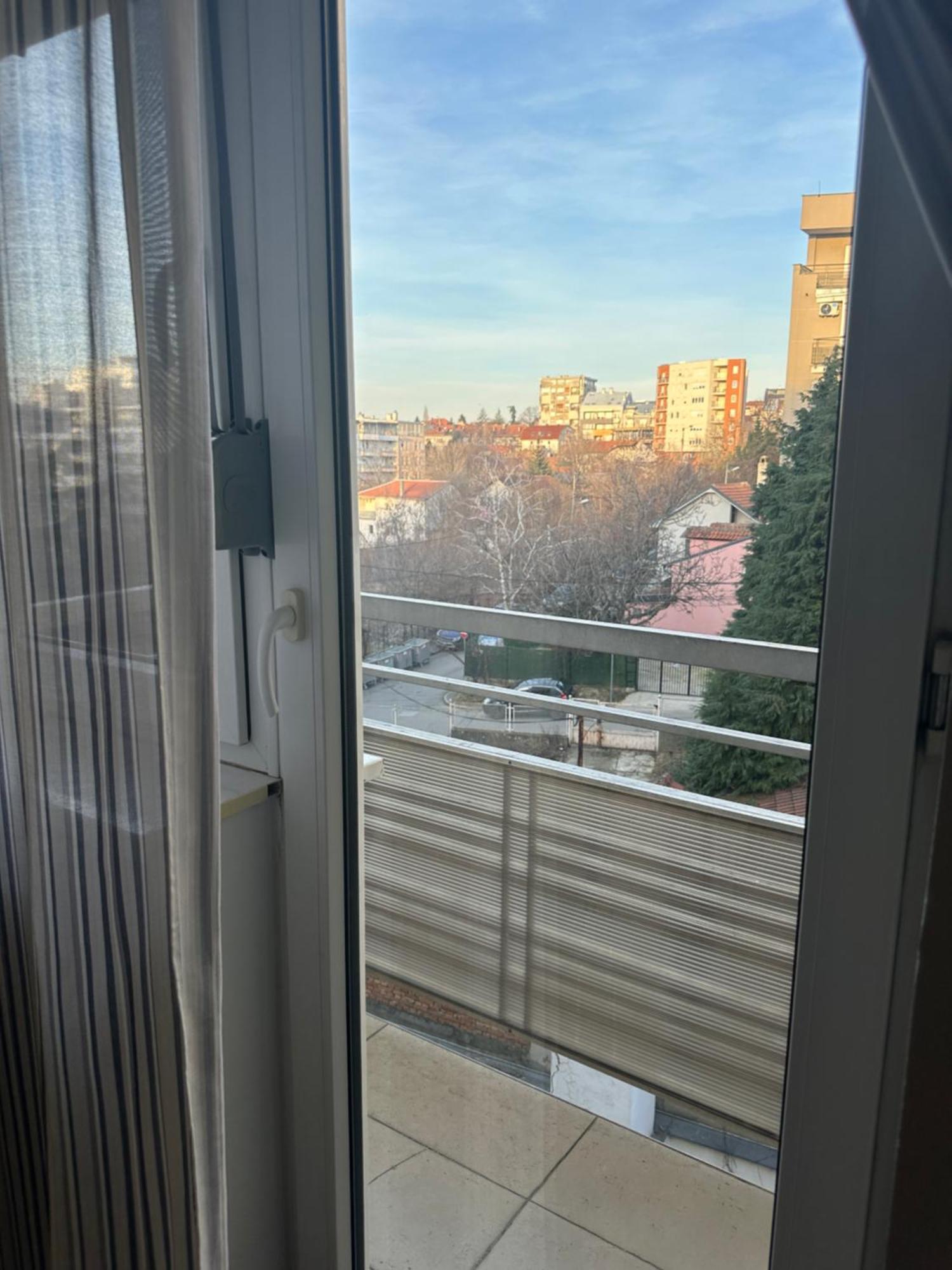 Charlie Aviv Park Apartamento Belgrado Exterior foto